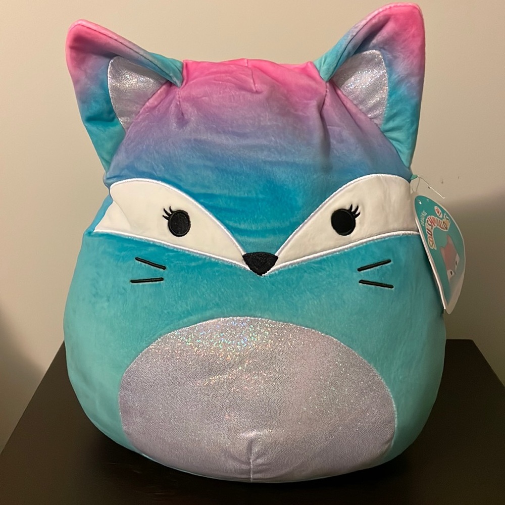 SQUISHMALLOWS Vickie Rainbow Fox